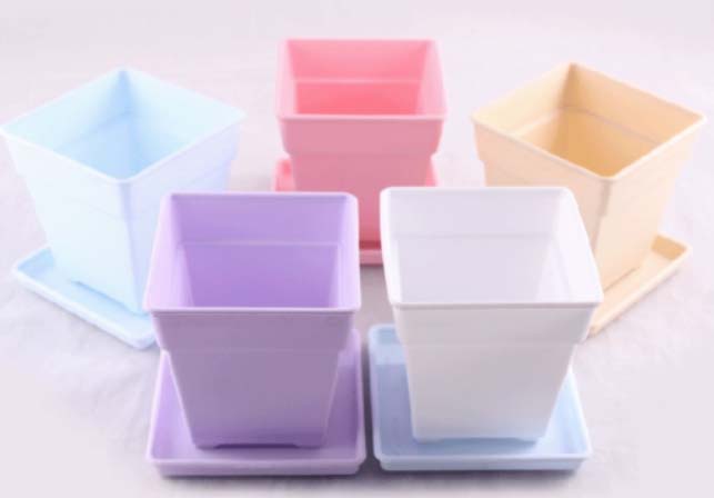 Light Colored Plastic Flower Pot for Greenhouse(front)