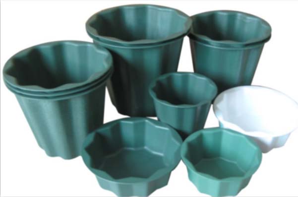 Round plastic flower planter pot